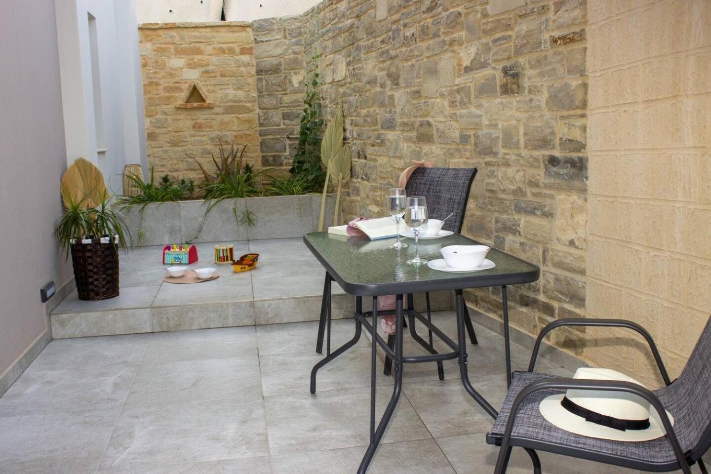 Maistro Suites With Pool, Matala Luaran gambar